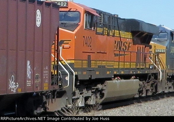 BNSF 7402